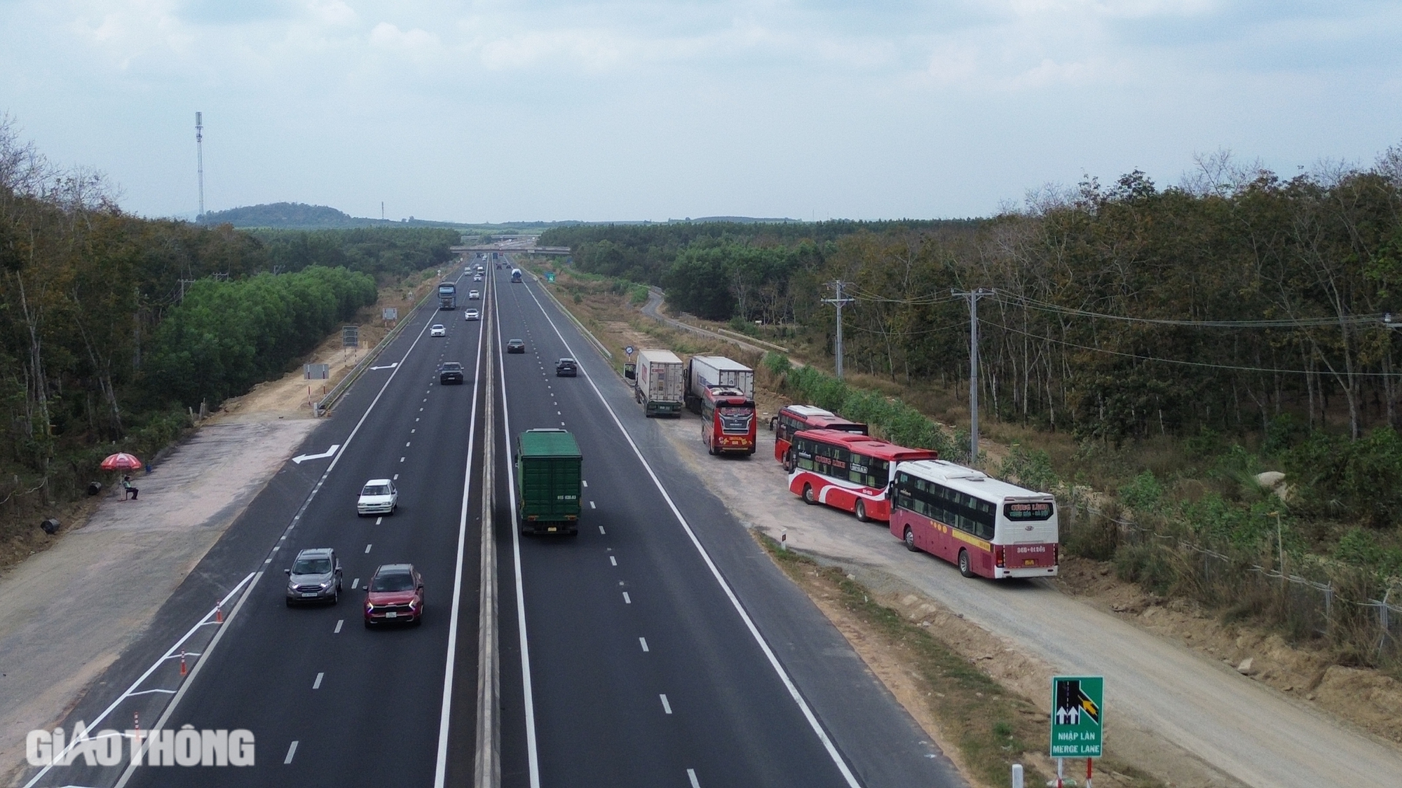 Die Raststätte an der Schnellstraße Vinh Hao – Phan Thiet wird voraussichtlich ab dem 24. Januar vorübergehend in Betrieb sein – Foto 3. Dự kiến khai thác tạm trạm dừng nghỉ cao tốc Vĩnh Hảo - Phan Thiết từ ngày 24/1- Ảnh 3.