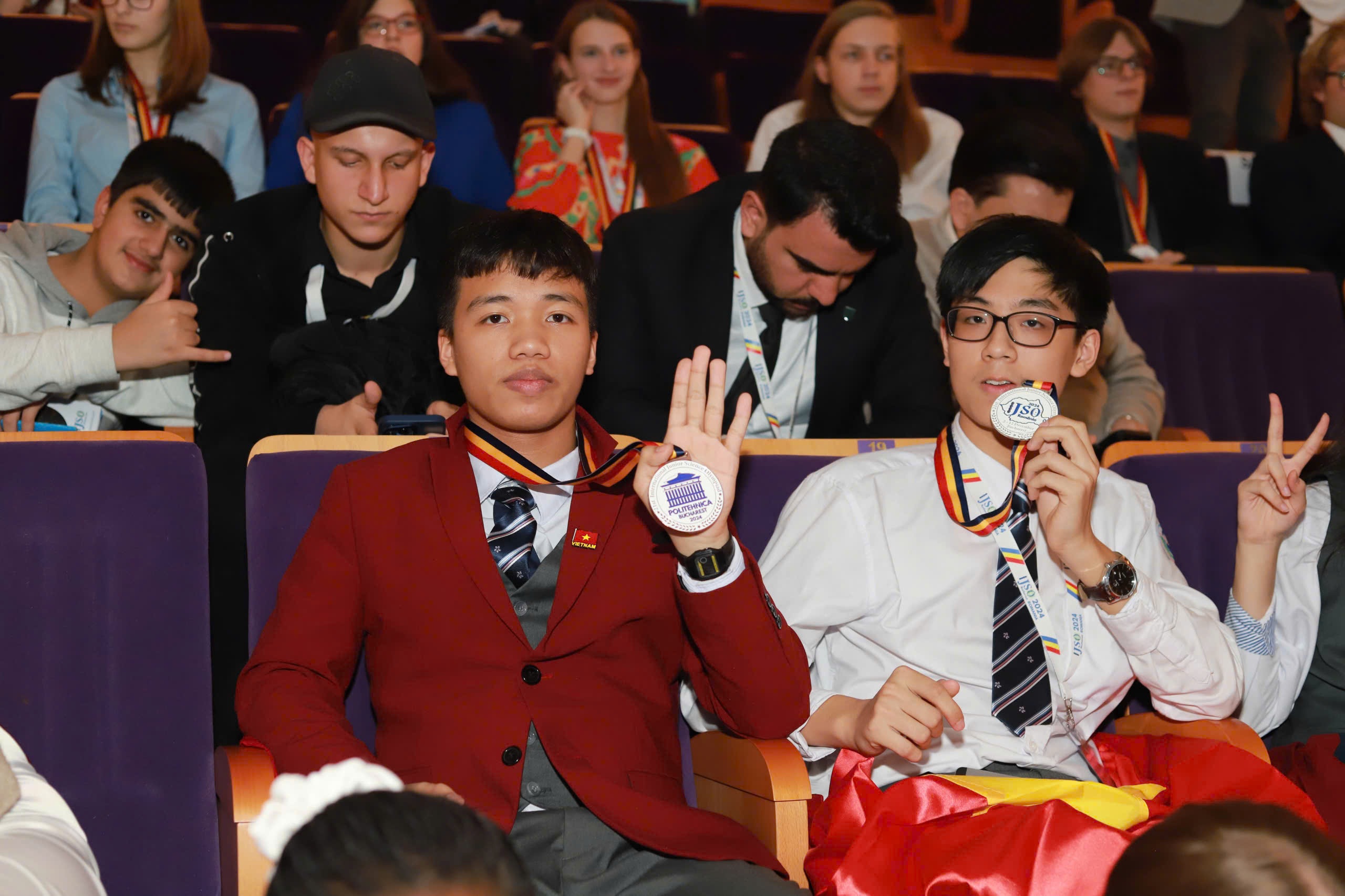 Χάλκινο Μετάλλιο IJSO 2024 Nguyen Thanh Nhan: Η μικρή χελώνα έφτασε στη γραμμή τερματισμού - 3 Huy chương đồng IJSO 2024 Nguyễn Thành Nhân: Chú rùa nhỏ đã về đích - 3