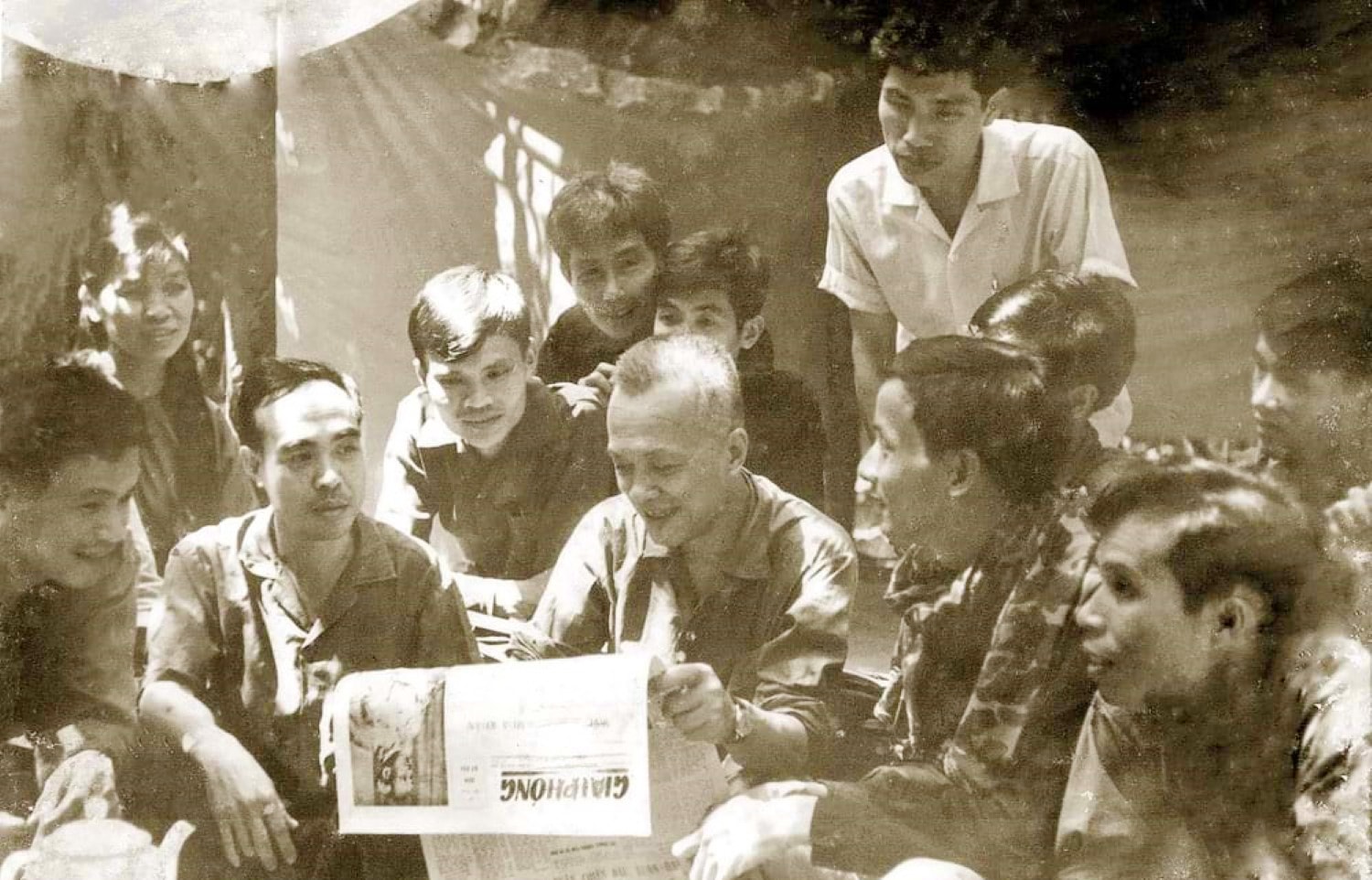 Fotoğraf 2 - Cephede Liberation Gazetesi