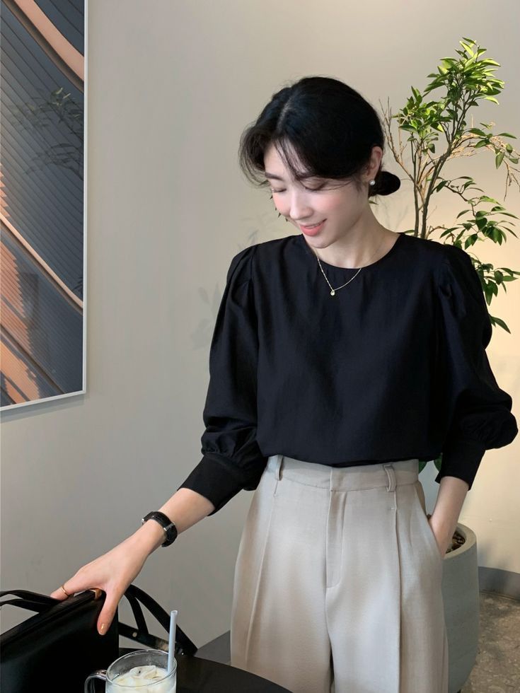 Την 6η ημέρα του Τετ, τα 12 ζώα του ζωδιακού κύκλου θα πρέπει να φορούν αυτά τα χρώματα για να έχουν μια καλή νέα χρονιά. Mùng 6 Tết đi làm lại, 12 con giáp nên mặc những màu này để năm mới