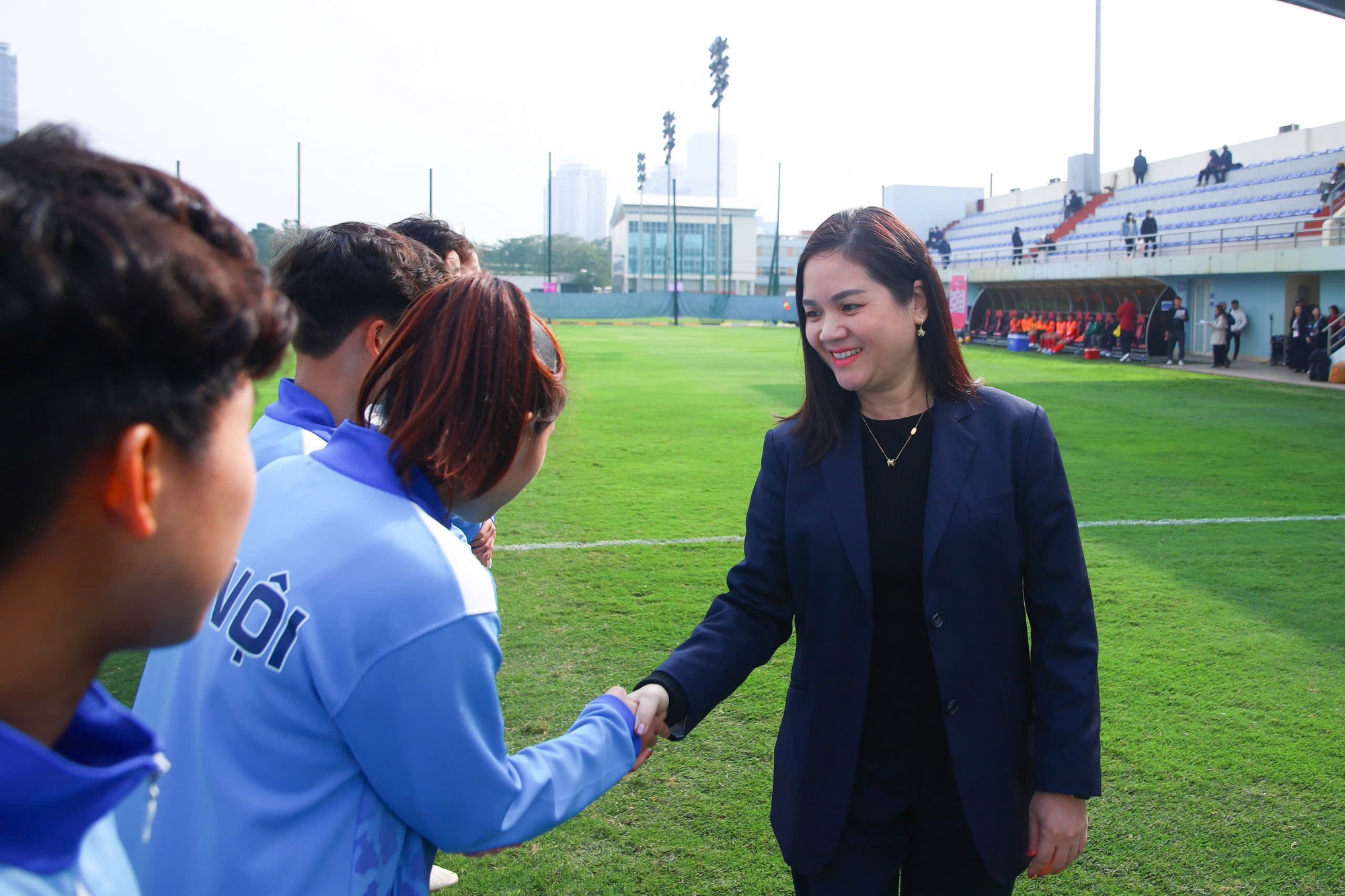 Začíná národní mistrovství žen do 19 let: Vzrušující hřiště pro budoucnost vietnamského týmu - Foto 2. Khởi tranh giải U.19 nữ quốc gia: Sân chơi hấp dẫn, vì tương lai đội tuyển Việt Nam- Ảnh 2.