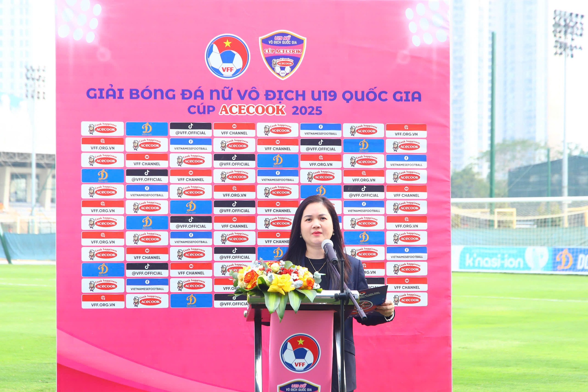 Začíná národní mistrovství žen do 19 let: Vzrušující hřiště pro budoucnost vietnamského týmu - Foto 3. Khởi tranh giải U.19 nữ quốc gia: Sân chơi hấp dẫn, vì tương lai đội tuyển Việt Nam- Ảnh 3.