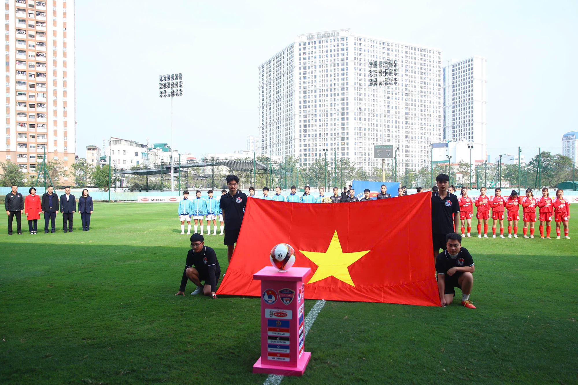 Začíná národní mistrovství žen do 19 let: Vzrušující hřiště pro budoucnost vietnamského týmu - Foto 4. Khởi tranh giải U.19 nữ quốc gia: Sân chơi hấp dẫn, vì tương lai đội tuyển Việt Nam- Ảnh 4.