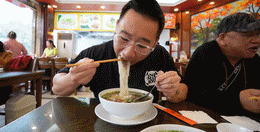 thumb Hanoi Pho restaurant.gif