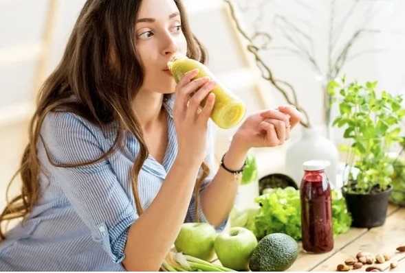 7 ຄວາມຜິດພາດເມື່ອຂັບລ້າງສານພິດໃນຕັບ ທີ່ເຮັດໃຫ້ຕັບອ່ອນເພຍ ແລະອ່ອນເພຍ - ຮູບ 2. 7 sai lầm khi thải độc gan khiến gan của bạn ngày càng yếu đi - Ảnh 2.