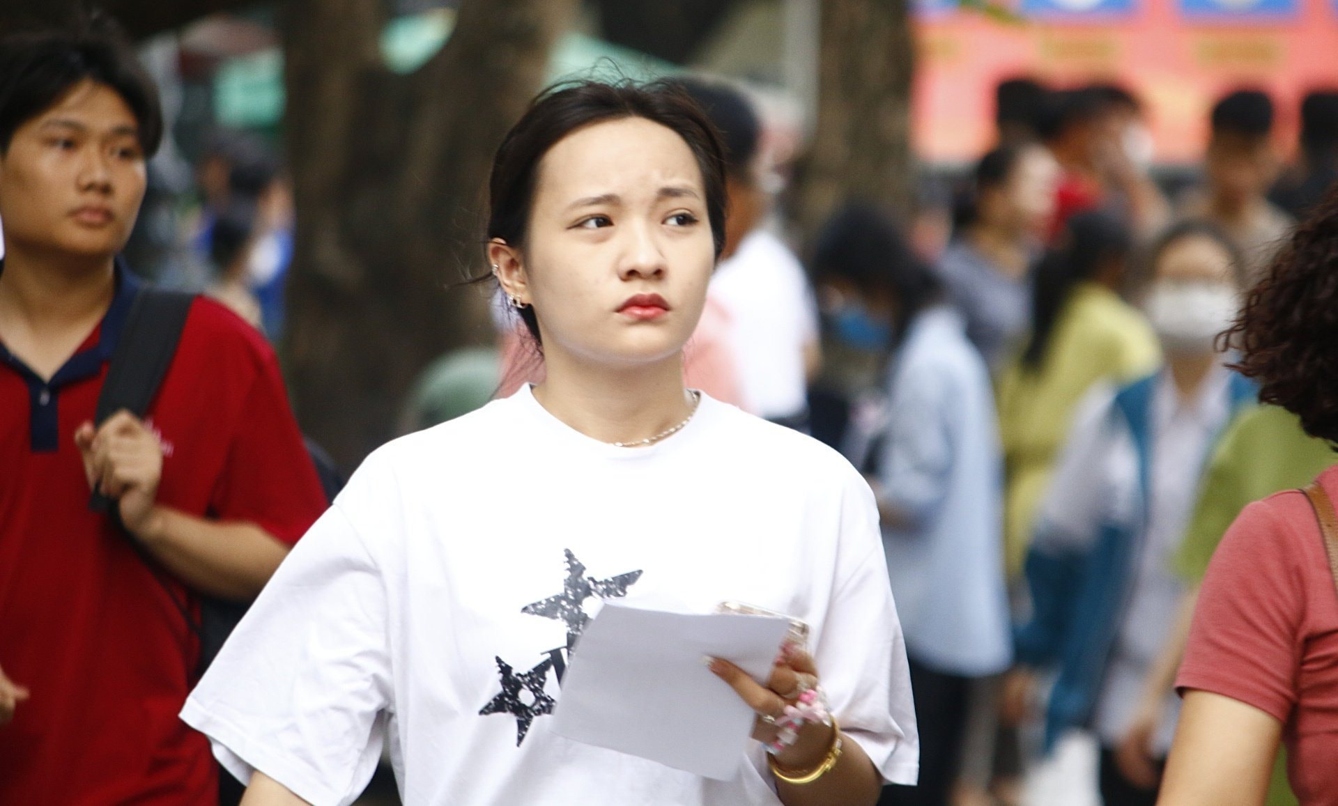 داوطلبانی که در آزمون ارزیابی ظرفیت ۲۰۲۴ که توسط دانشگاه ملی آموزش هانوی برگزار میشود، شرکت میکنند.