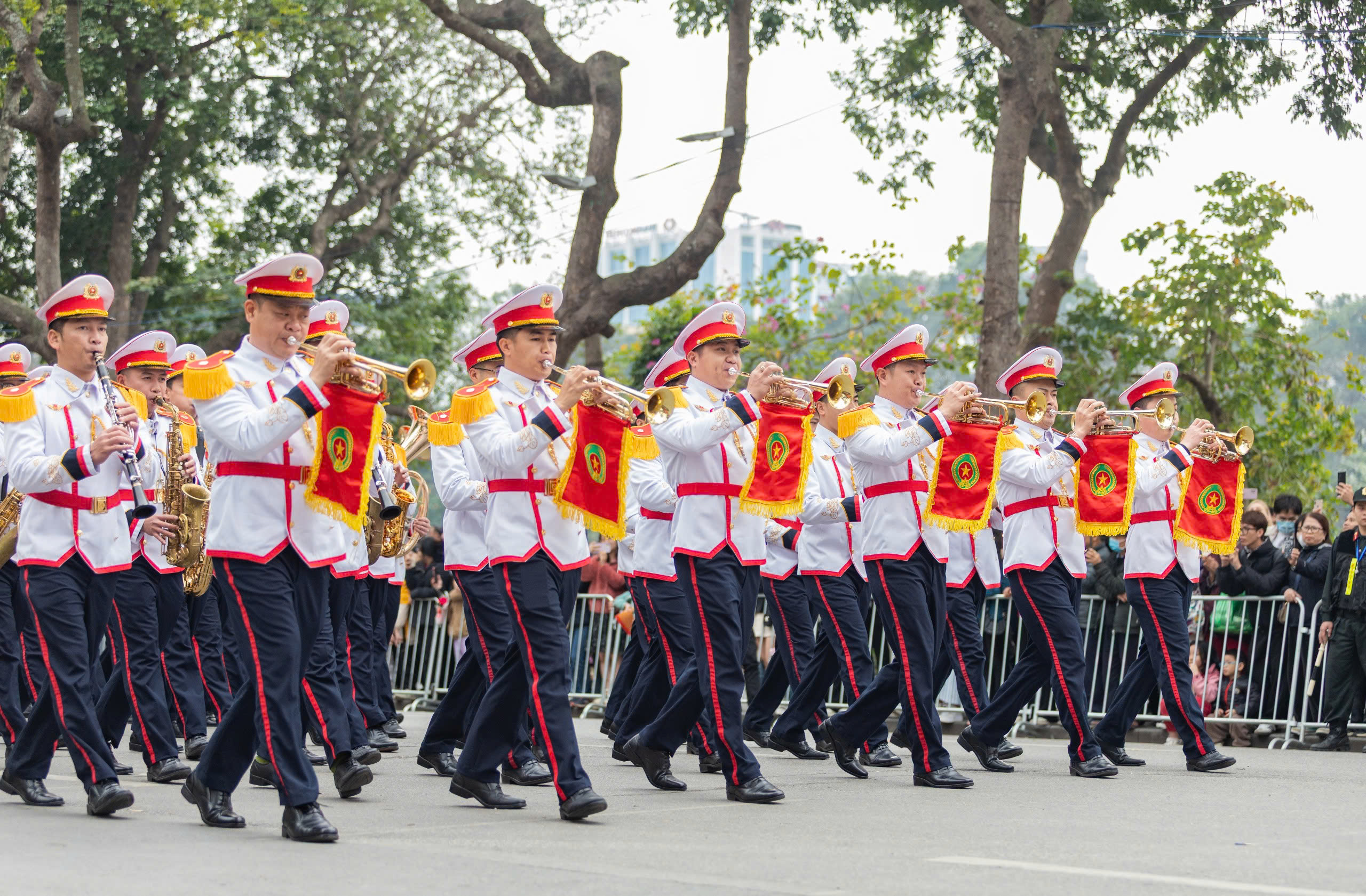 Mãn nhãn với màn trình diễn kỵ binh, cảnh khuyển trấn áp tội phạm bên hồ Gươm- Ảnh 5.