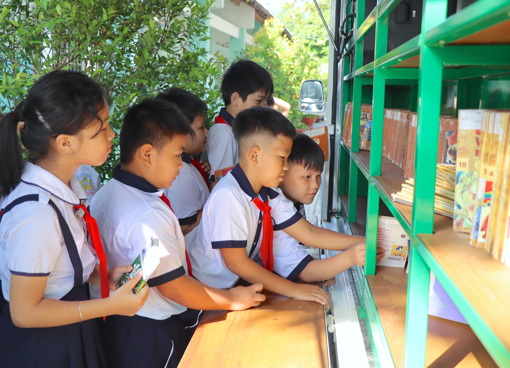 Tay Ninh: El Departamento de Cultura, Deportes y Turismo mejora la eficacia de la diplomacia entre pueblos en la nueva situación - Foto 3. Tây Ninh: Ngành VHTTDL nâng cao hiệu quả đối ngoại nhân dân trong tình hình mới - Ảnh 3.