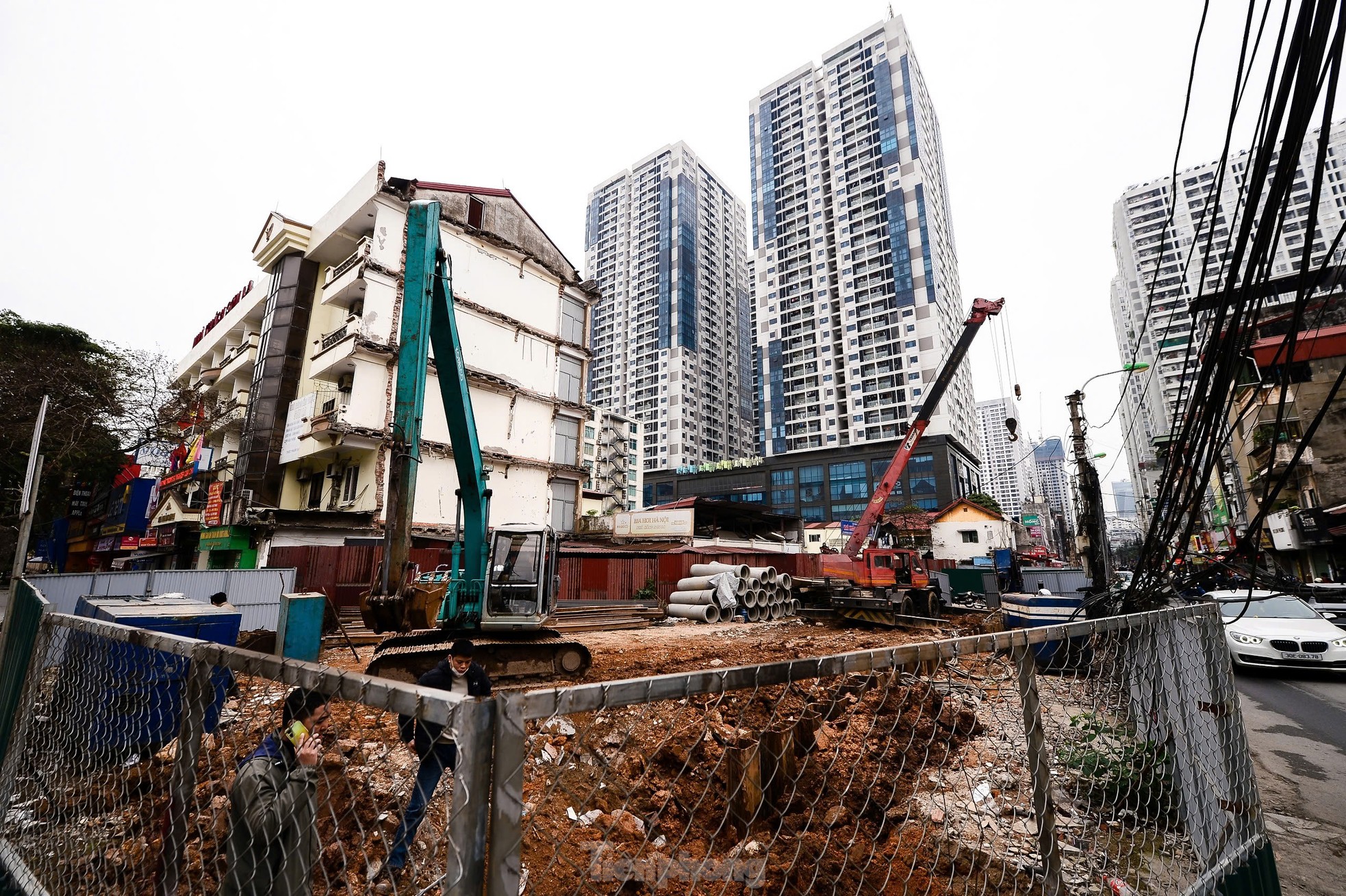 Wie wird derzeit das fast 400 Milliarden VND teure Erweiterungsprojekt der Nguyen Tuan Street durchgeführt? Foto 8