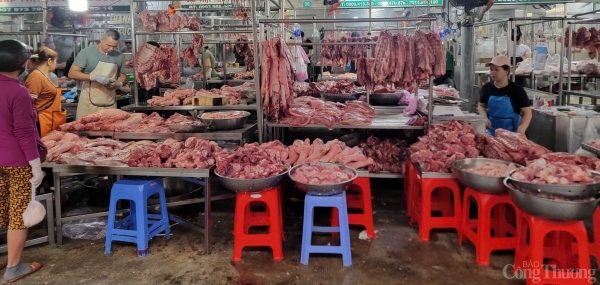 Los altos precios de la carne de cerdo hacen que los pequeños comerciantes se enfrenten a dificultades