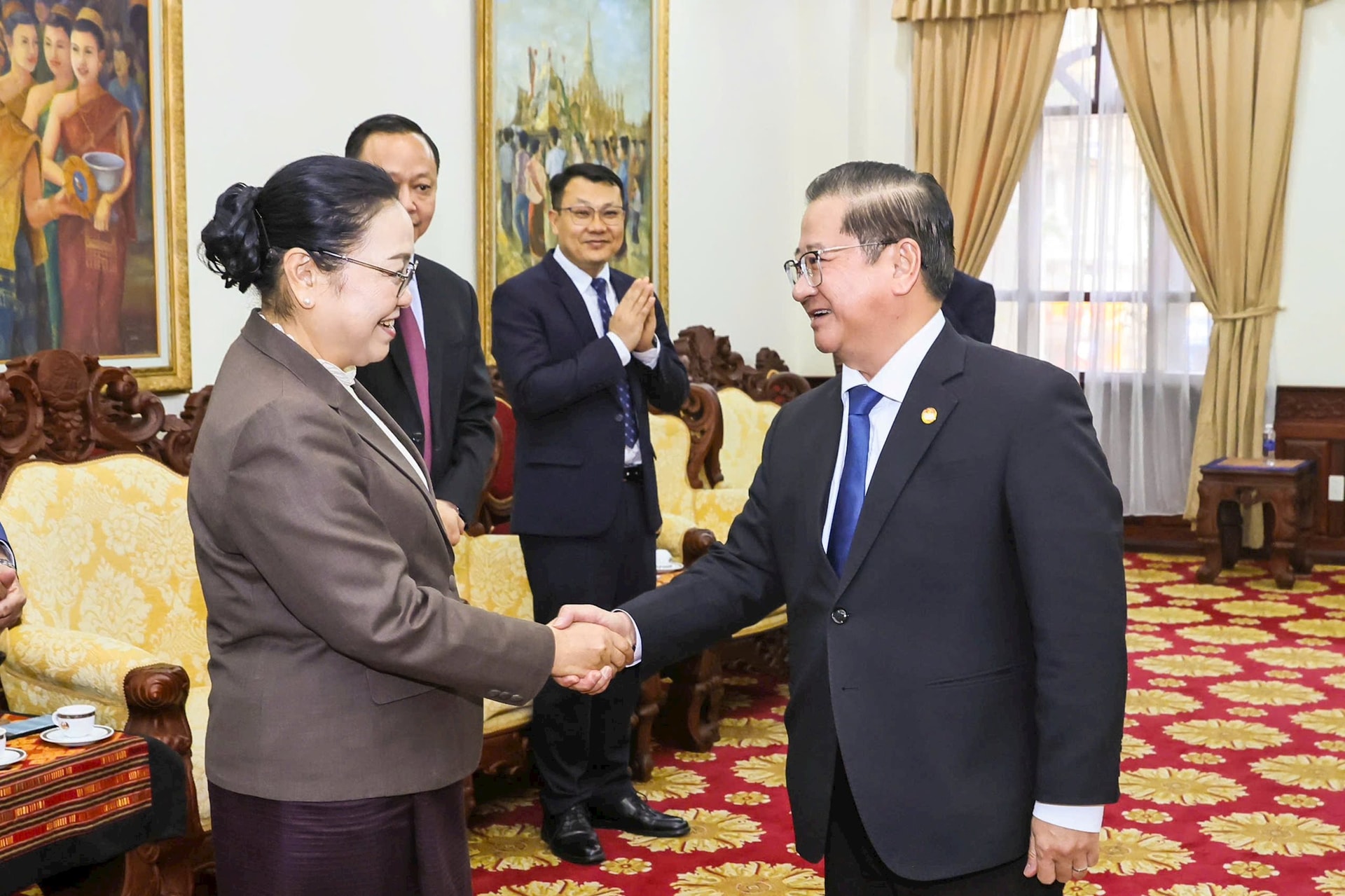 Viceprezident Tran Viet Truong a laoský velvyslanec Khamphao Ernthavanh. Foto: Quang Vinh.