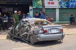 Xe ô tô mất lái.jpg