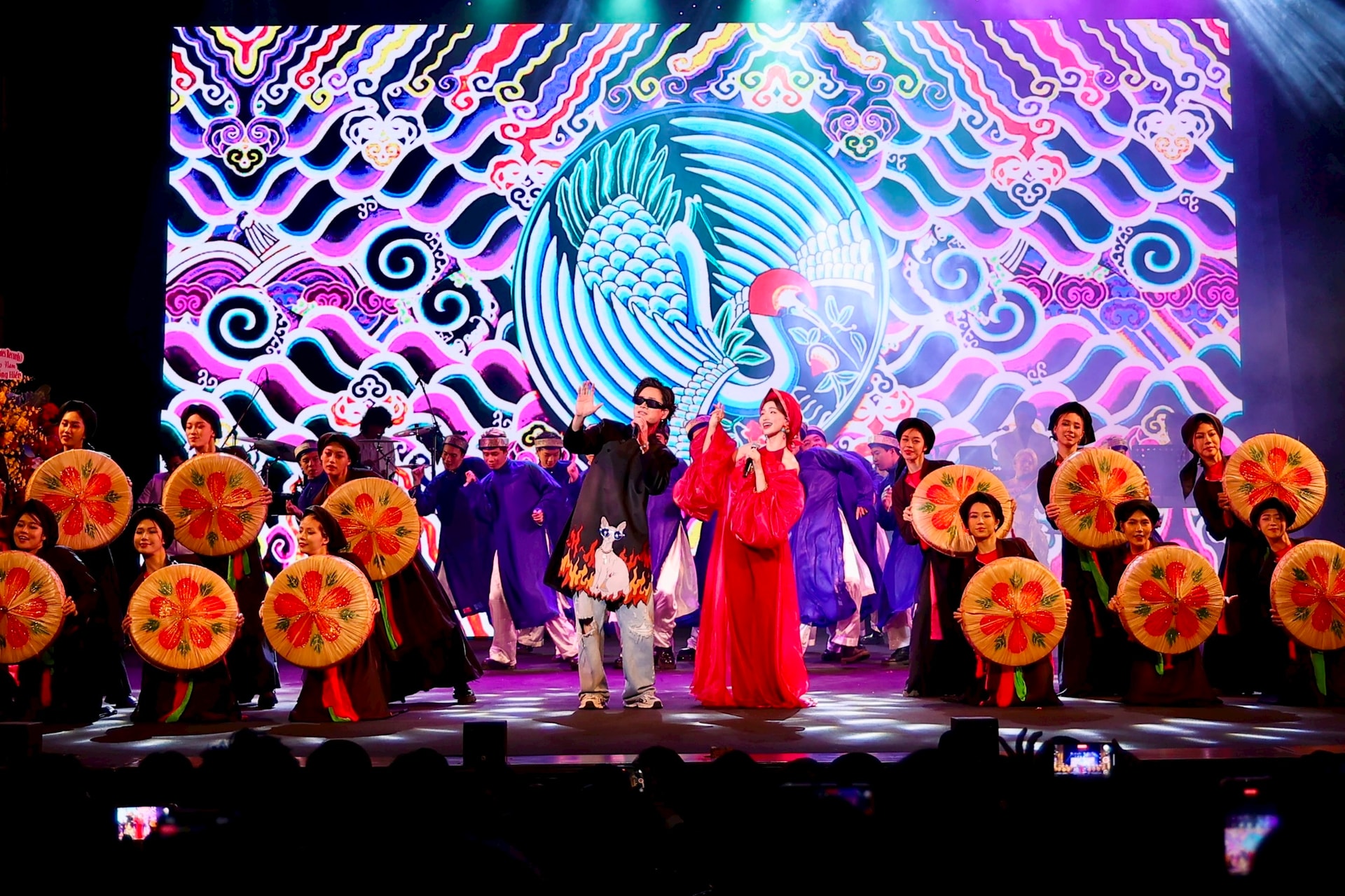 Dedikasjonspris 2025: SOOBIN scoret et hat-trick, Tung Duong fortsatte å bli hedret - Bilde 3. Giải Cống hiến 2025: SOOBIN lập hattrick, Tùng Dương tiếp tục được vinh danh - Ảnh 3.